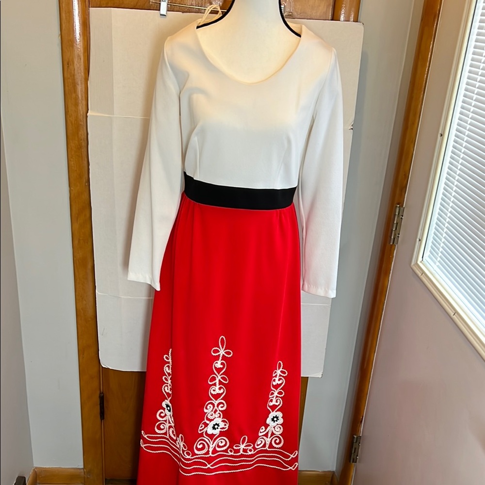 Elegant Red and White Maxi Dress